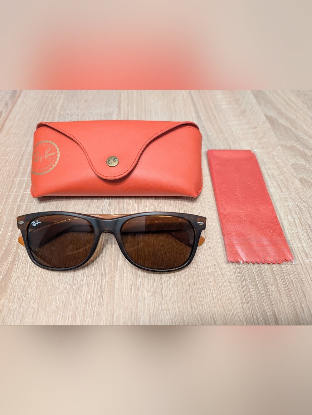Ray-Ban Classic Wayfarer Sunglasses